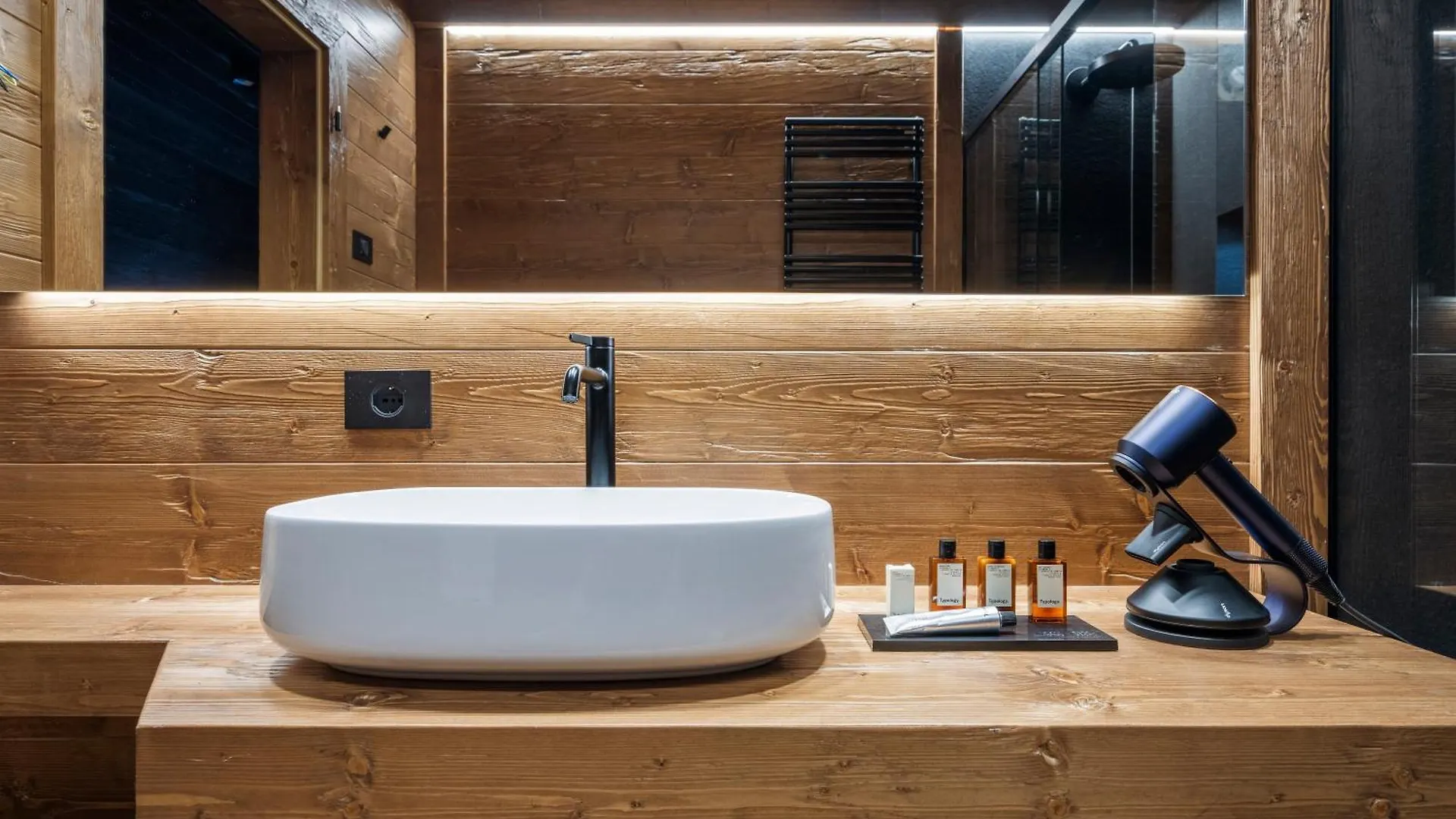Hotel Casa Guargne Cortina dʼAmpezzo 3*,