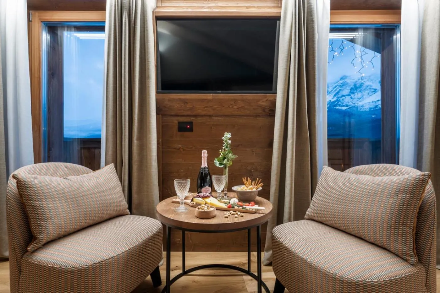 Hotel Casa Guargne Cortina dʼAmpezzo 3*,